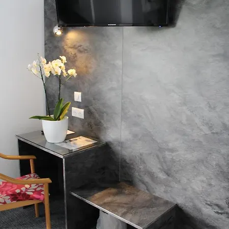 Le Va Bien מלון 2*