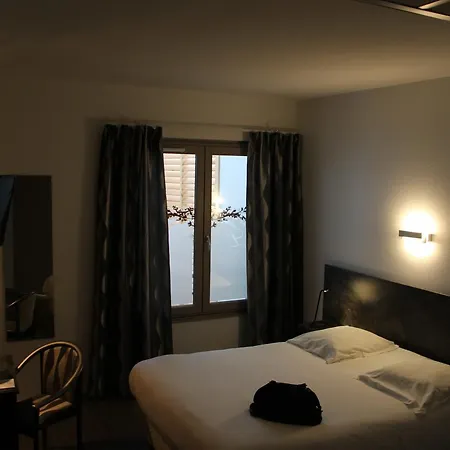 מלון Le Va Bien 2*