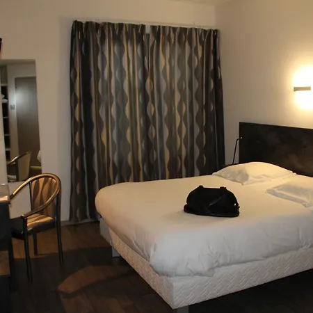 Le Va Bien מלון 2*